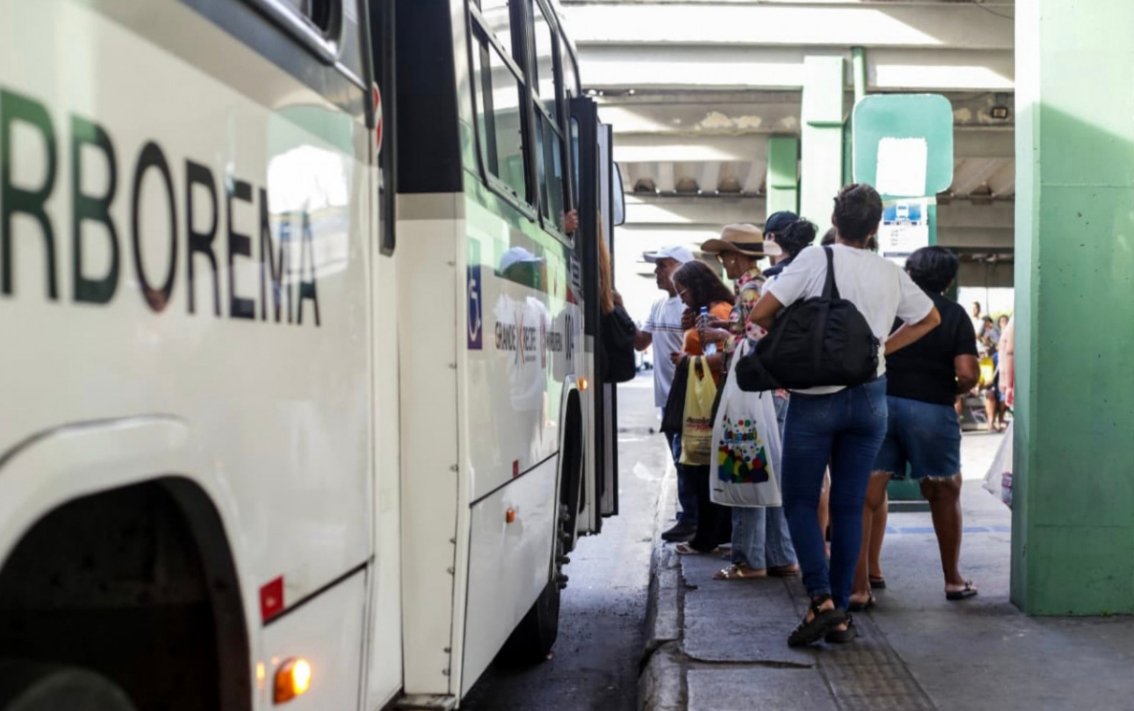 Fechamento da Ponte Duarte Coelho altera roteiros de 120 linhas de ônibus no Centro do Recife