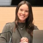 Flávia de Nadegi, ex-base do prefeito João Campos, assina pedido de CPI; já são 11 assinaturas
