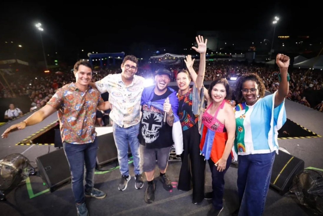 Após percorrer polos do Estado, governadora Raquel Lyra encerra Carnaval 2026 em Camaragibe